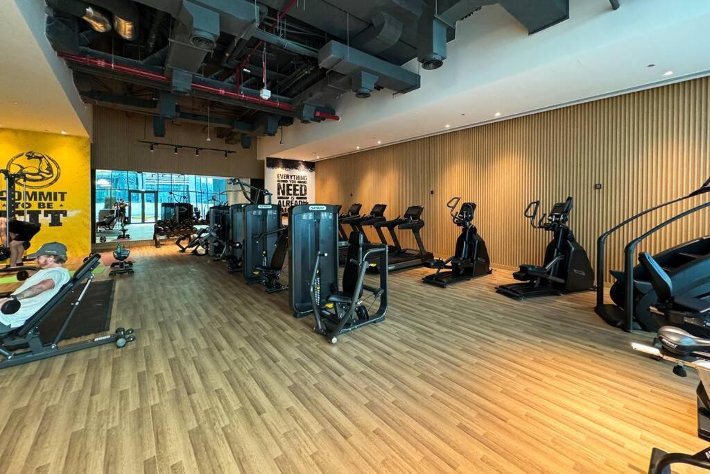 Seven Palm With Private Access Apartment