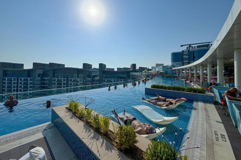 Seven Palm With Private Access * Dubai