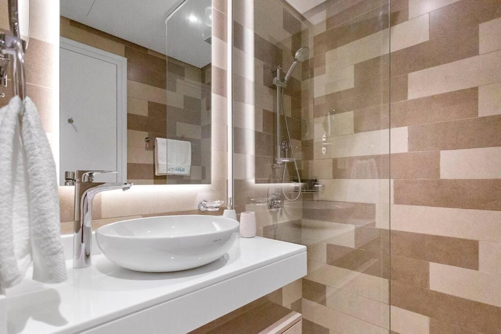 Seven Palm With Private Access Dubai